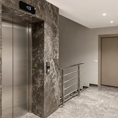 Matisse No24 - Golden Tower Penthouse With Parking 티라나