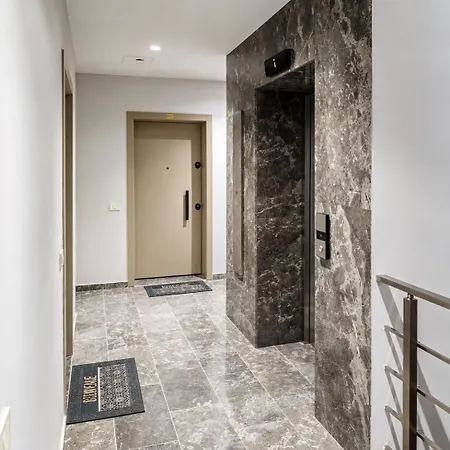아파트 Matisse No24 - Golden Tower Penthouse With Parking