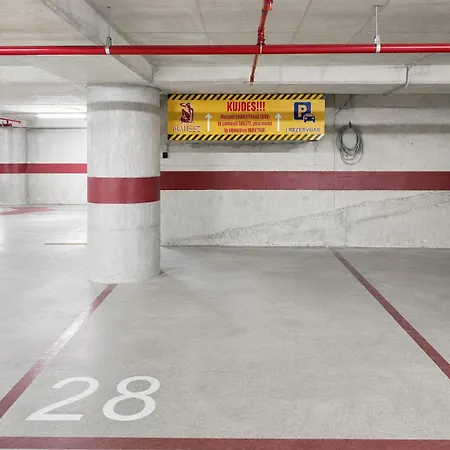 Matisse No24 - Golden Tower Penthouse With Parking 아파트 티라나